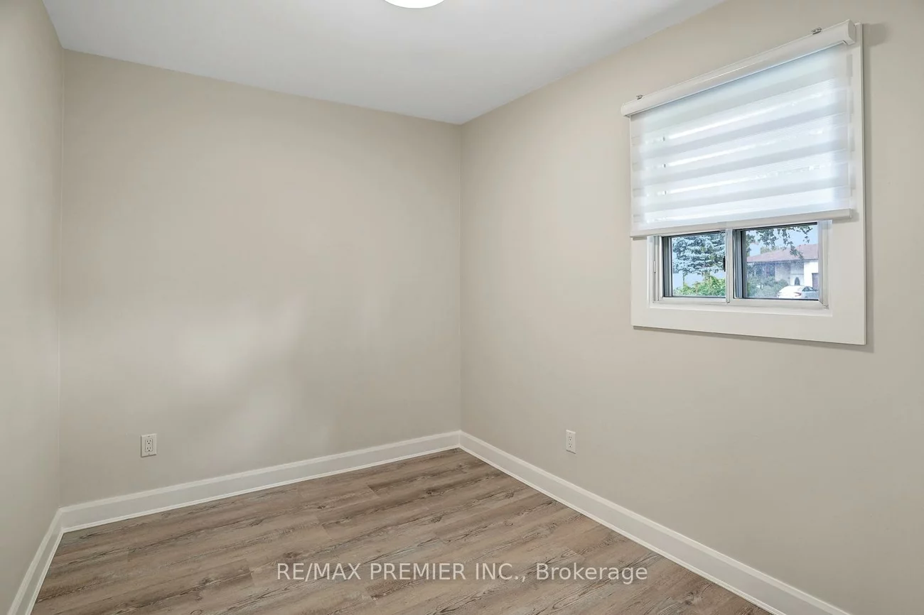 71, Clark, Thornhill, Markham