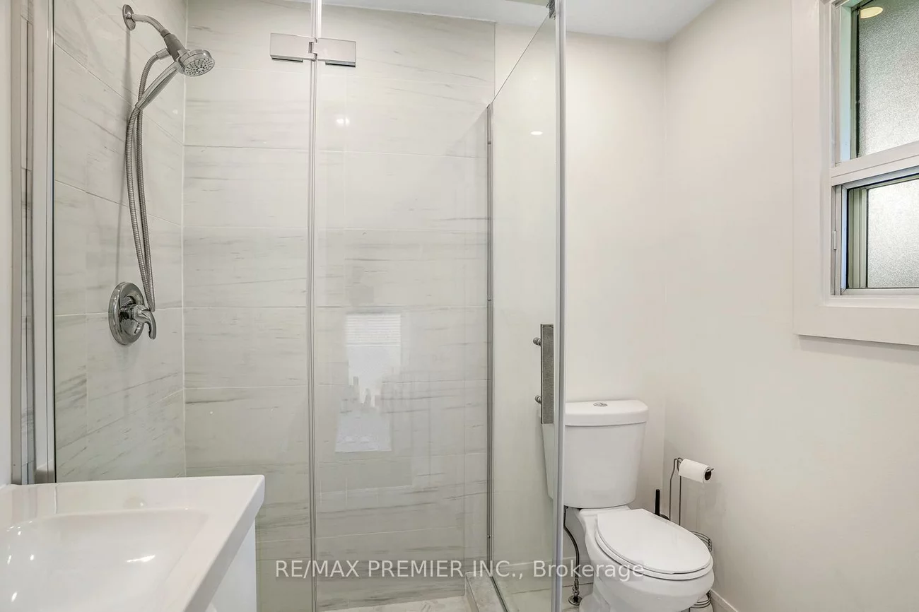 71, Clark, Thornhill, Markham