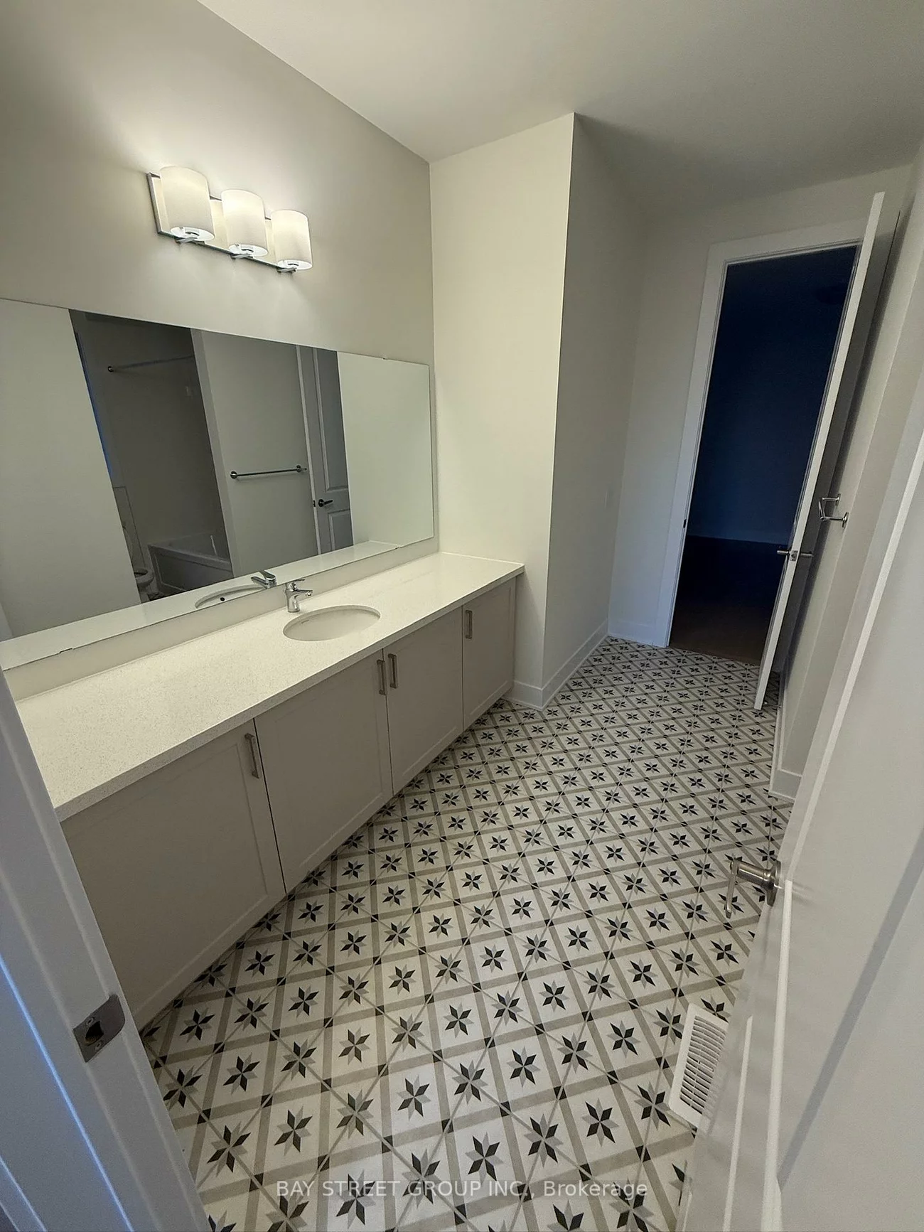 34, NANHAI, Angus Glen, Markham