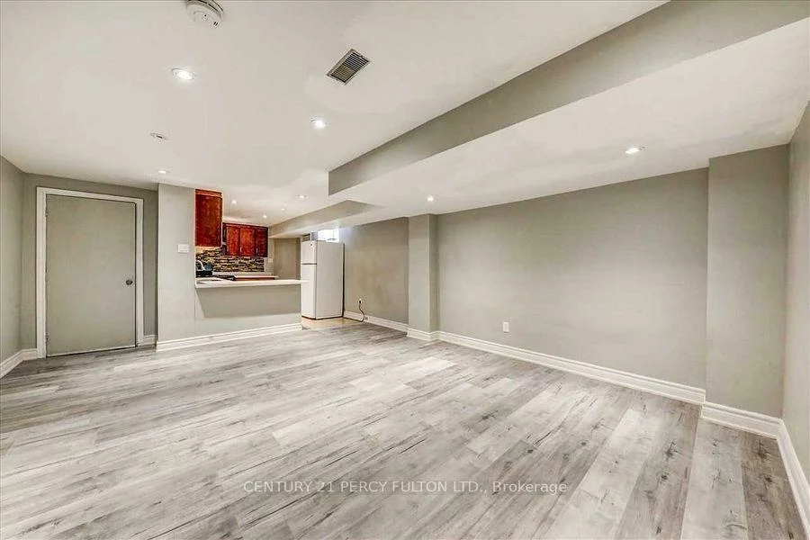 43, Condarcuri, Box Grove, Markham