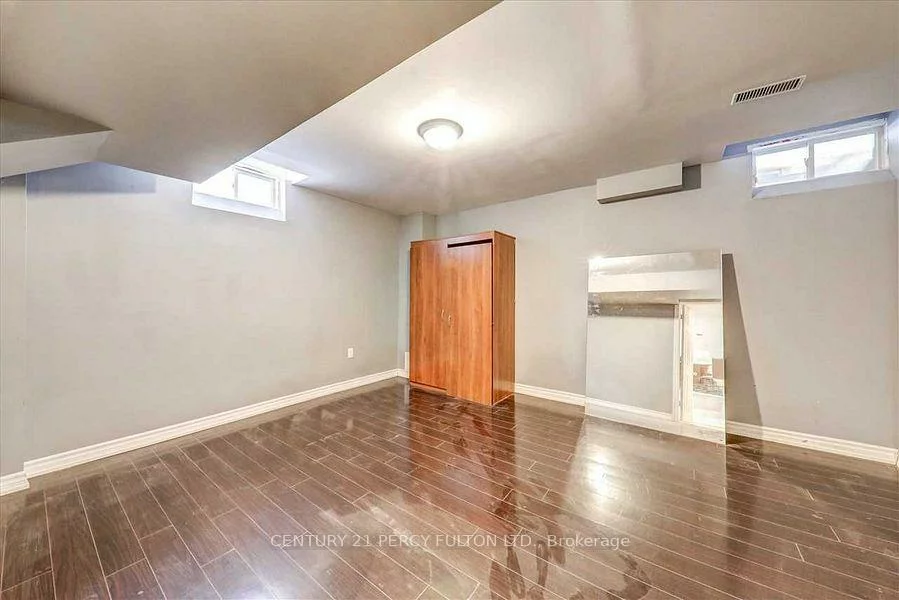 43, Condarcuri, Box Grove, Markham