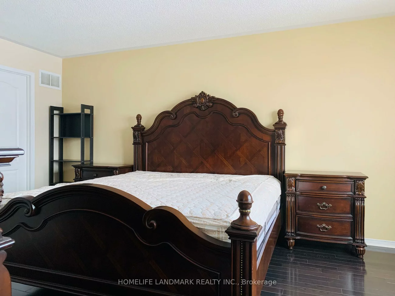 275, White's Hill, Cornell, Markham
