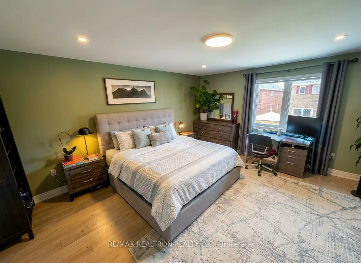 93, Apollo, Middlefield, Markham