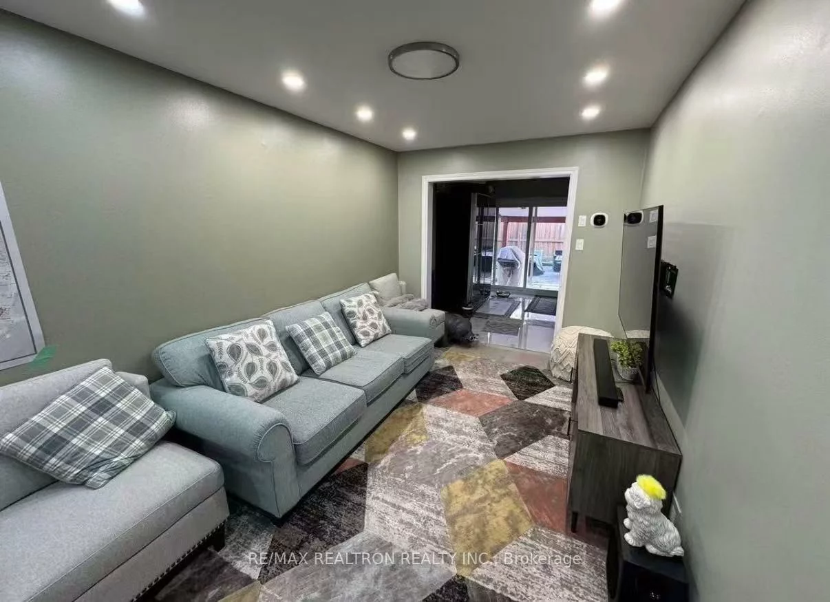 93, Apollo, Middlefield, Markham