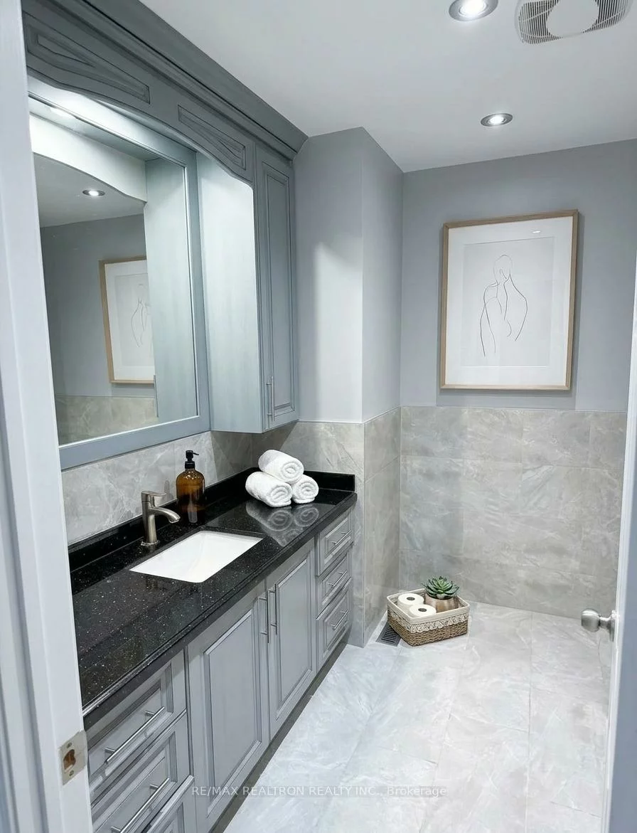 93, Apollo, Middlefield, Markham
