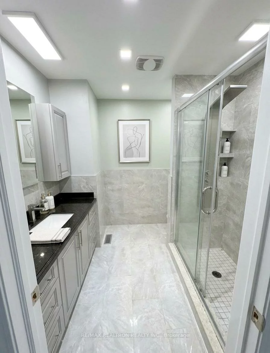 93, Apollo, Middlefield, Markham
