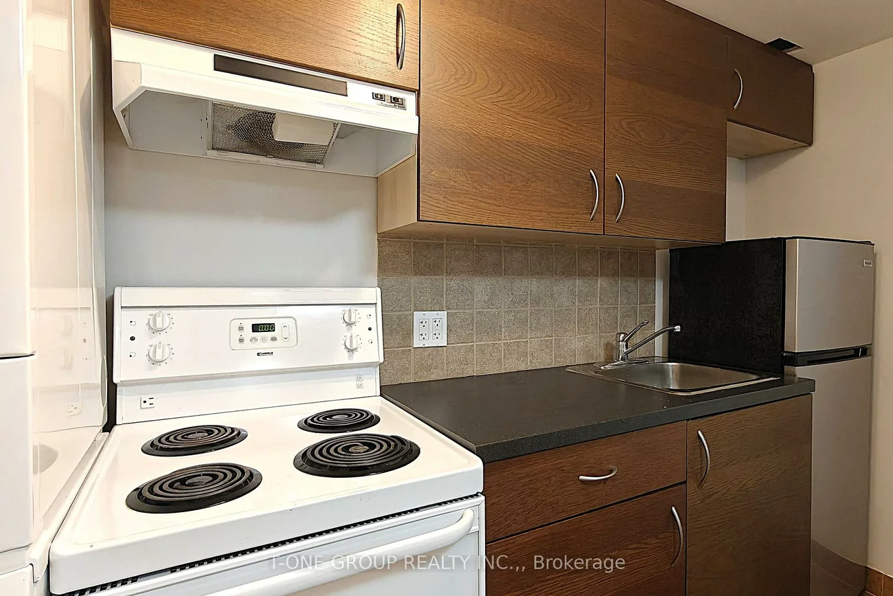 164, Major Buttons, Sherwood-Amberglen, Markham