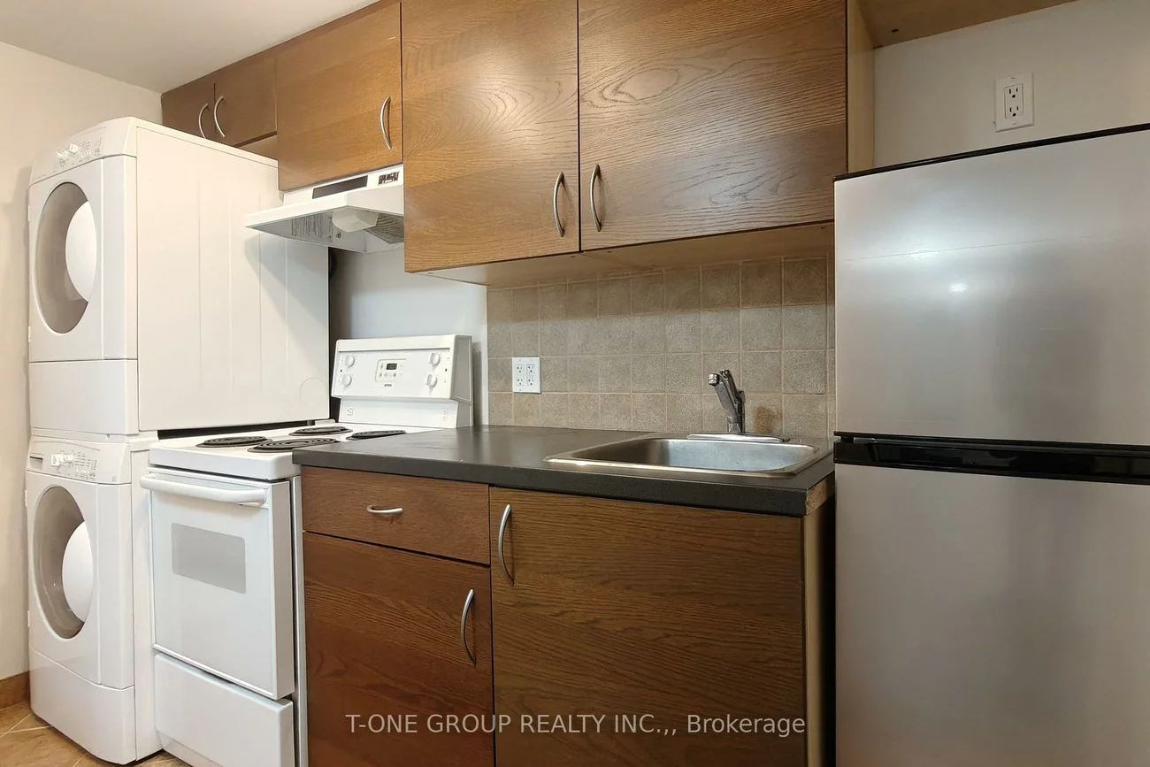 164, Major Buttons, Sherwood-Amberglen, Markham