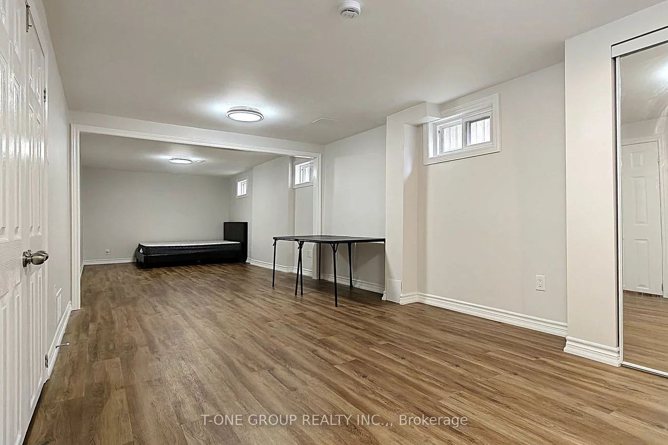 164, Major Buttons, Sherwood-Amberglen, Markham