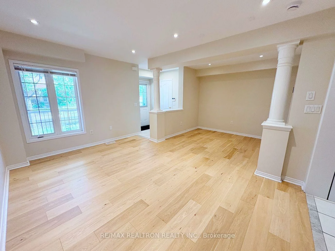329, Bur Oak, Berczy, Markham