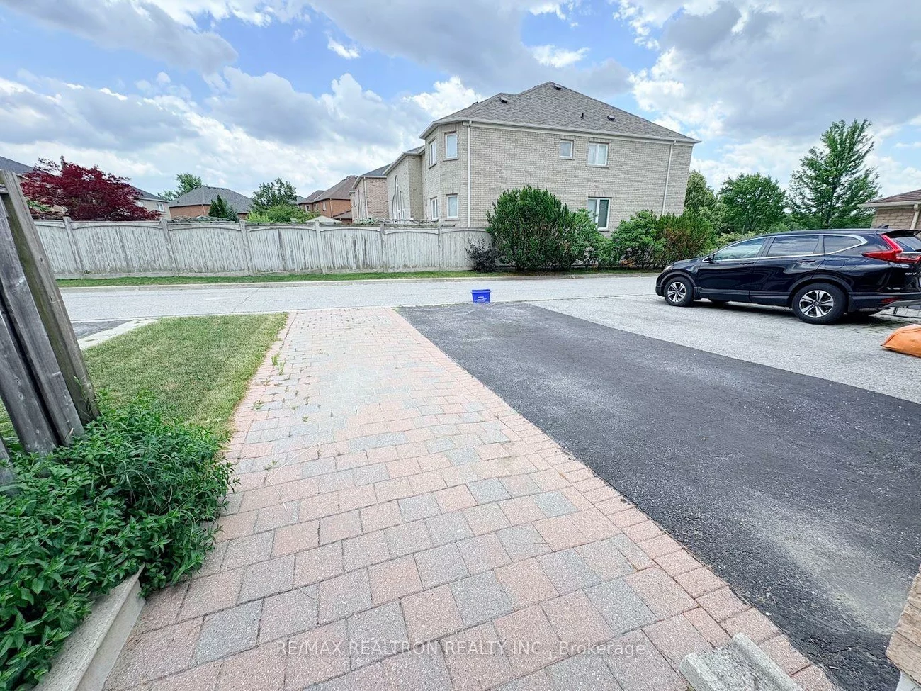 329, Bur Oak, Berczy, Markham