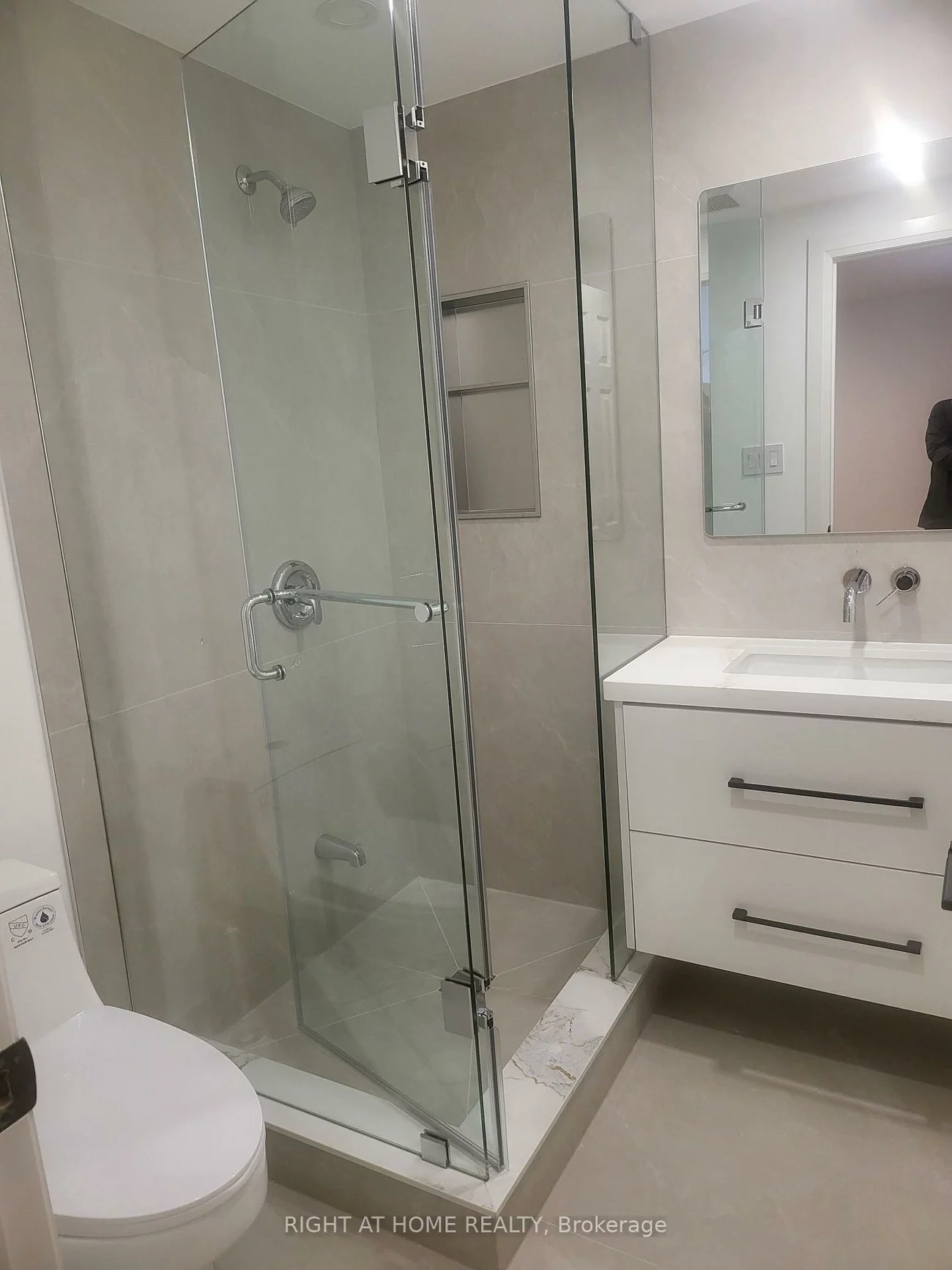 227, Ridgecrest, Berczy, Markham
