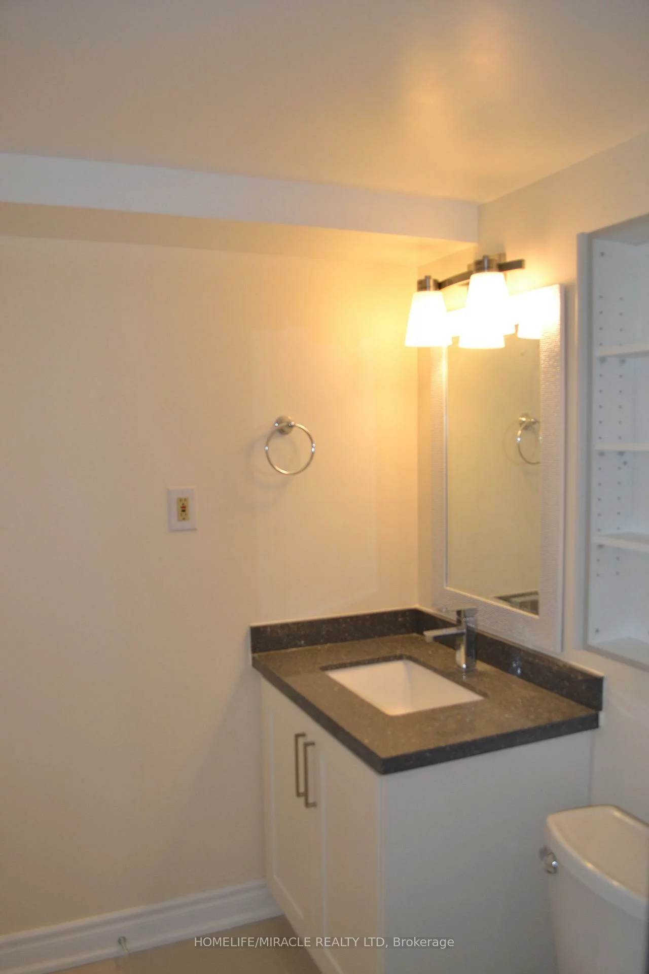 43, Norman Ross, Middlefield, Markham