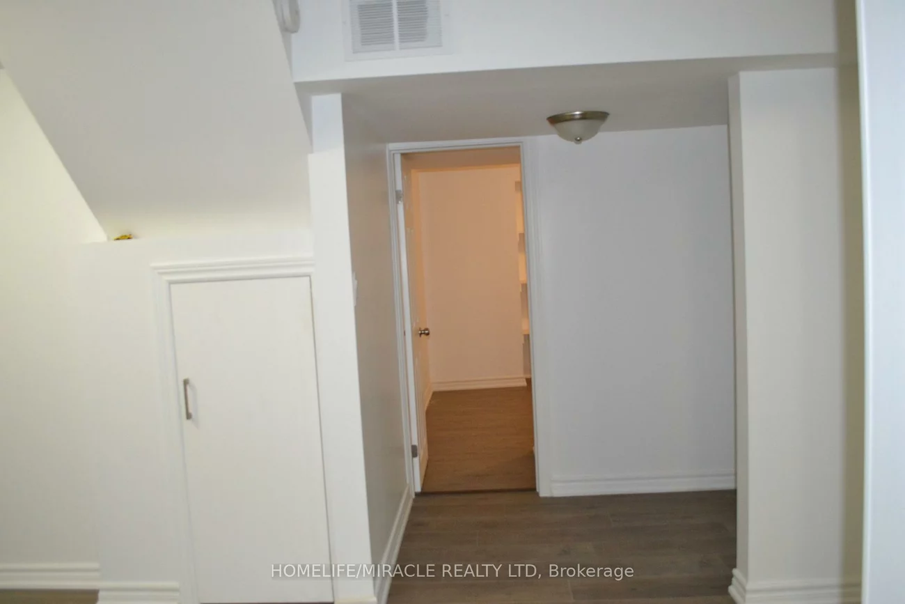 43, Norman Ross, Middlefield, Markham