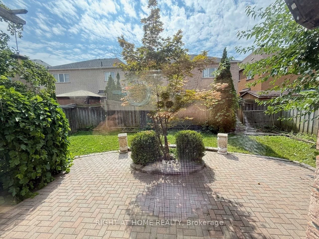 17, Coral Cove, Greensborough, Markham
