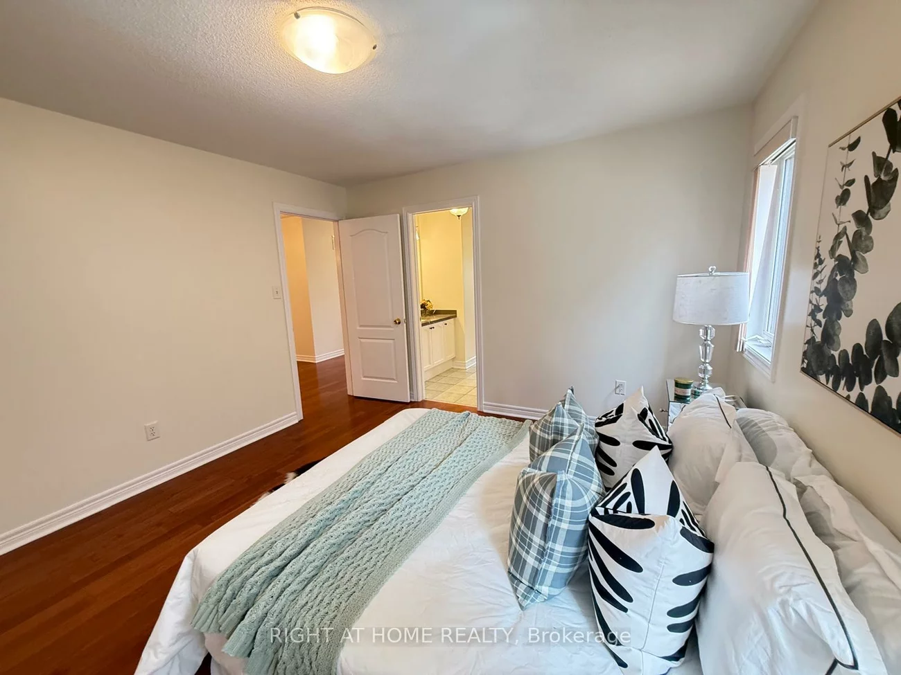 17, Coral Cove, Greensborough, Markham
