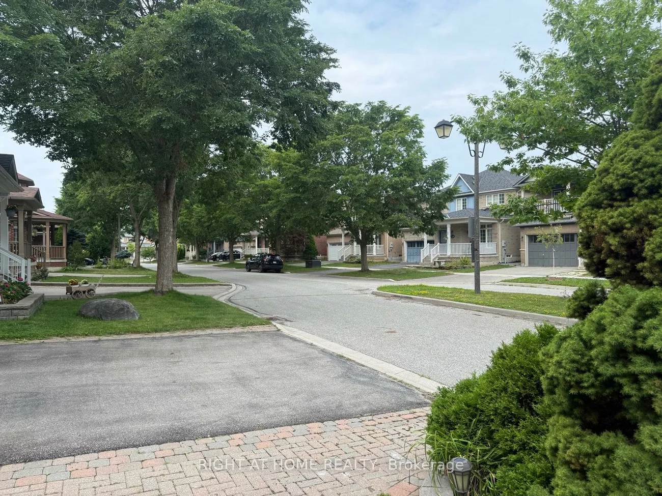 17, Coral Cove, Greensborough, Markham