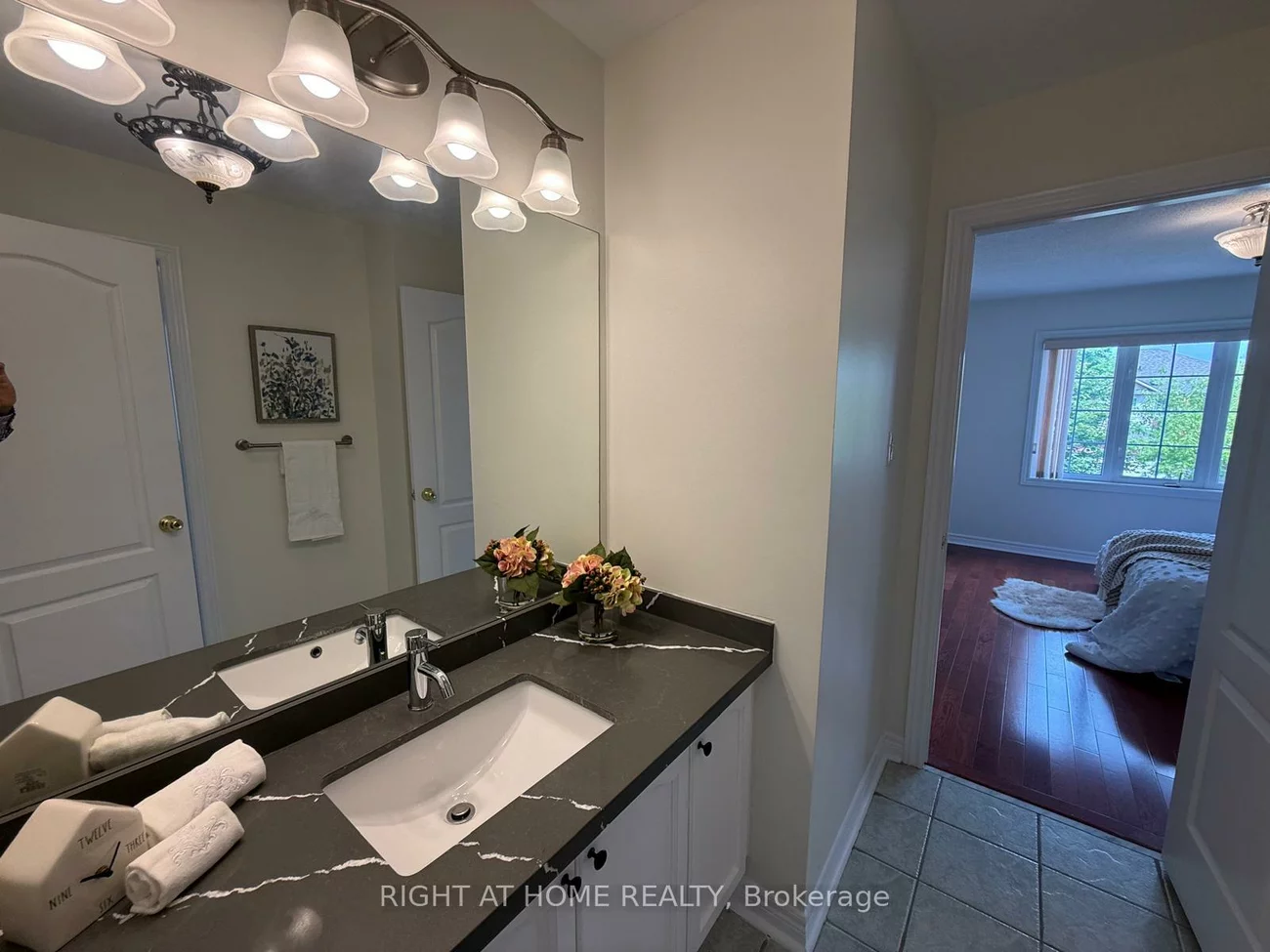 17, Coral Cove, Greensborough, Markham