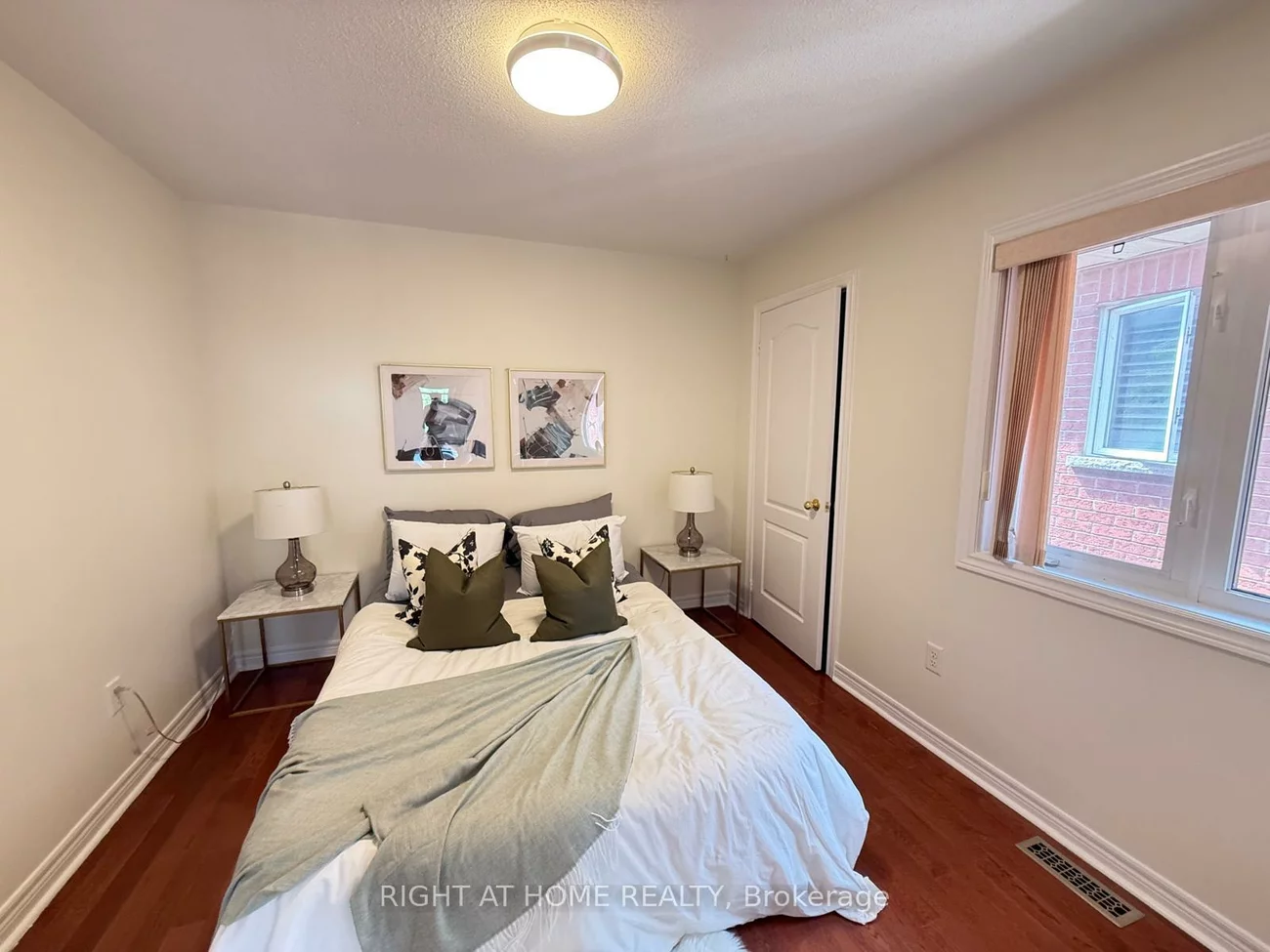 17, Coral Cove, Greensborough, Markham