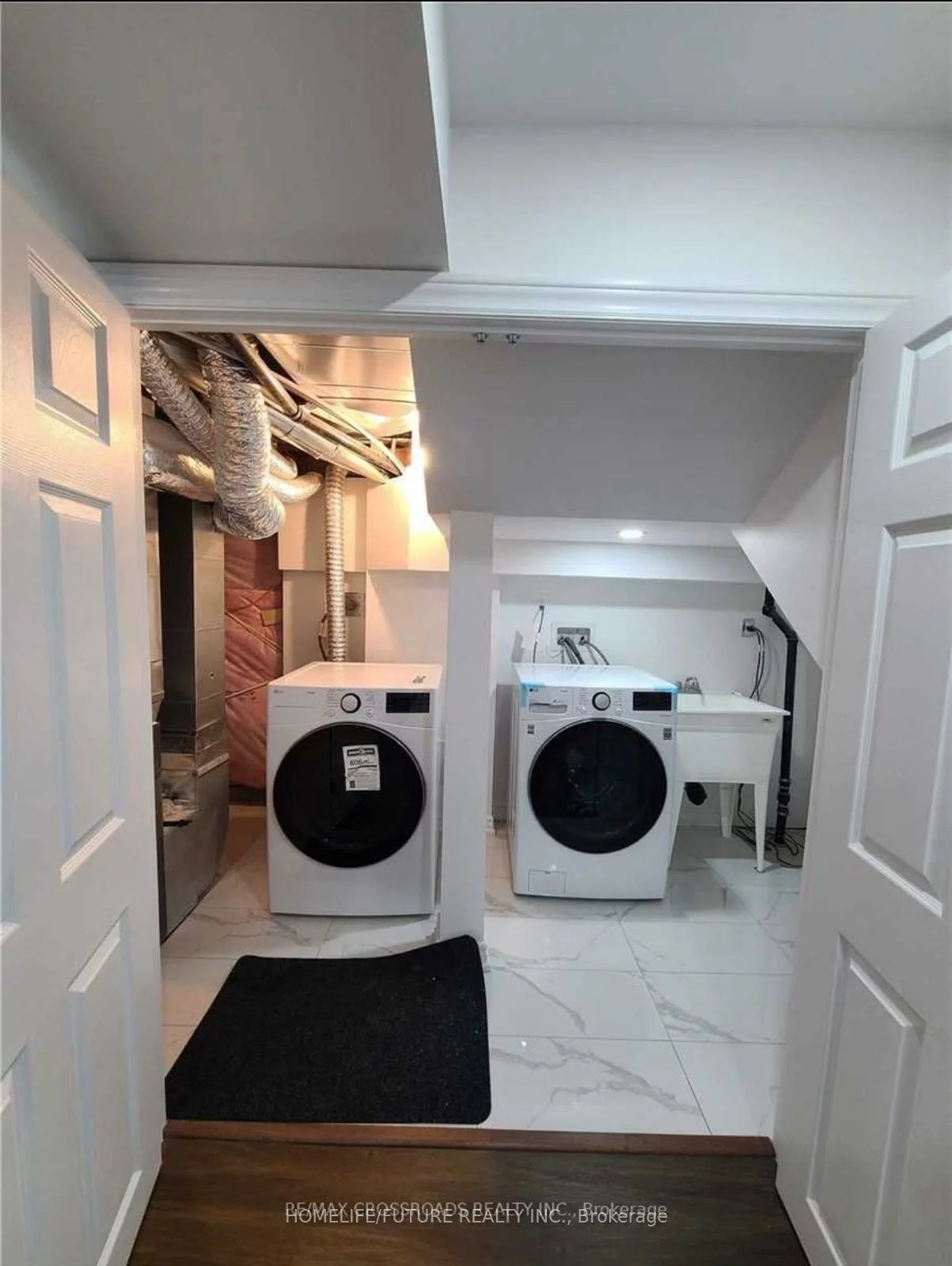 12, Reign, Cedarwood, Markham