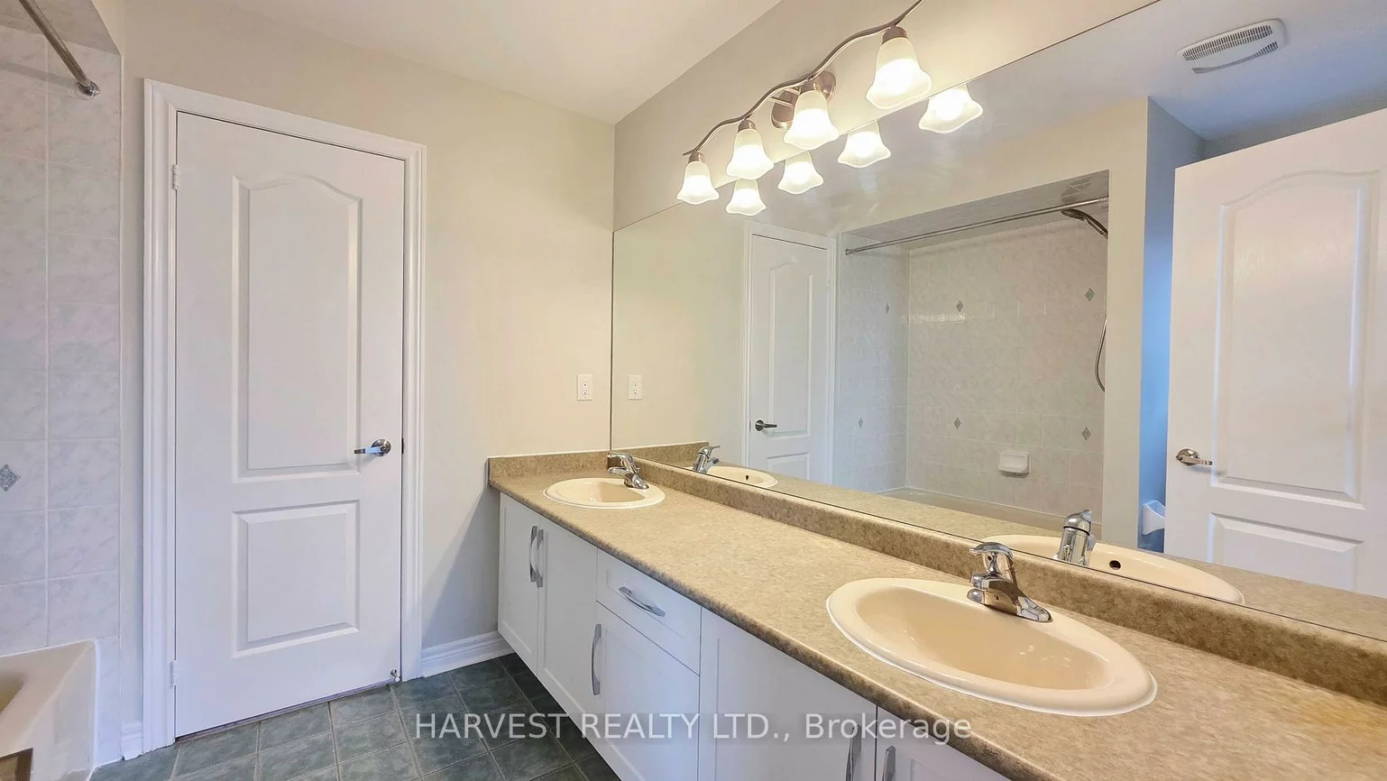10, Walford, Middlefield, Markham