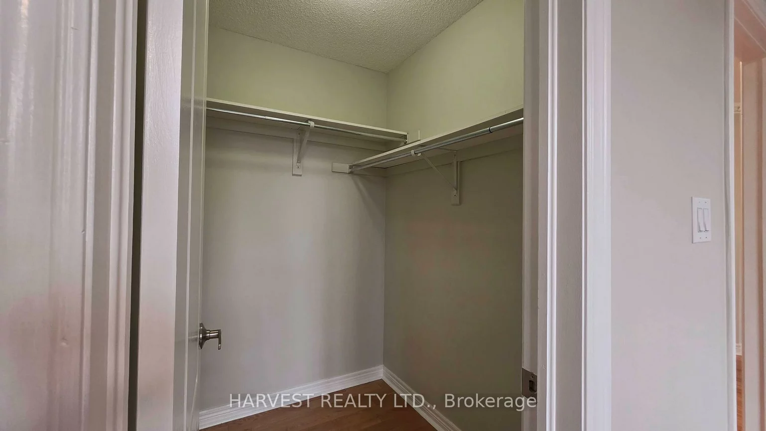 10, Walford, Middlefield, Markham