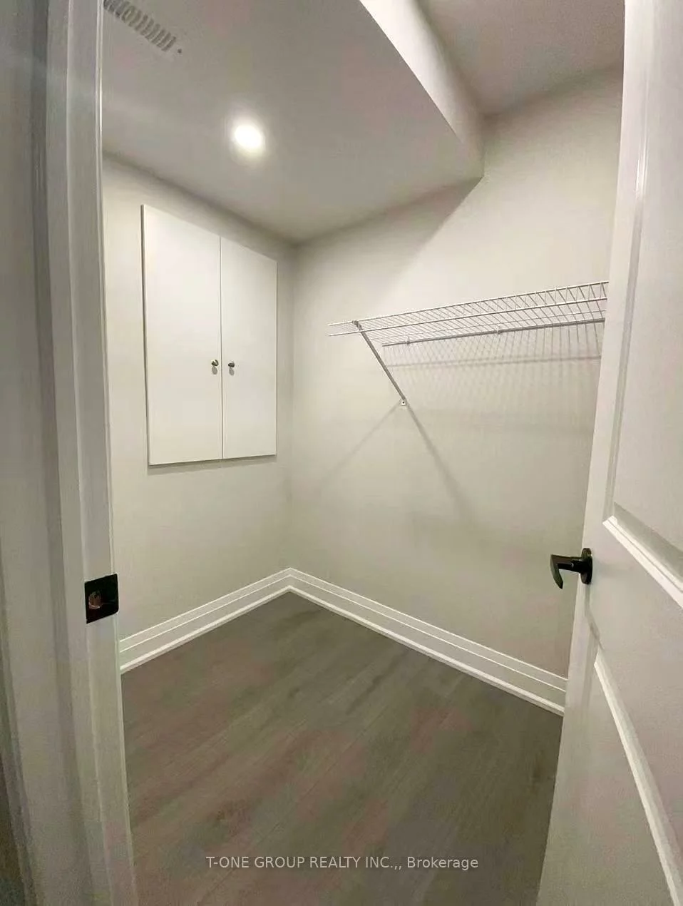8, Fairlawn, Berczy, Markham