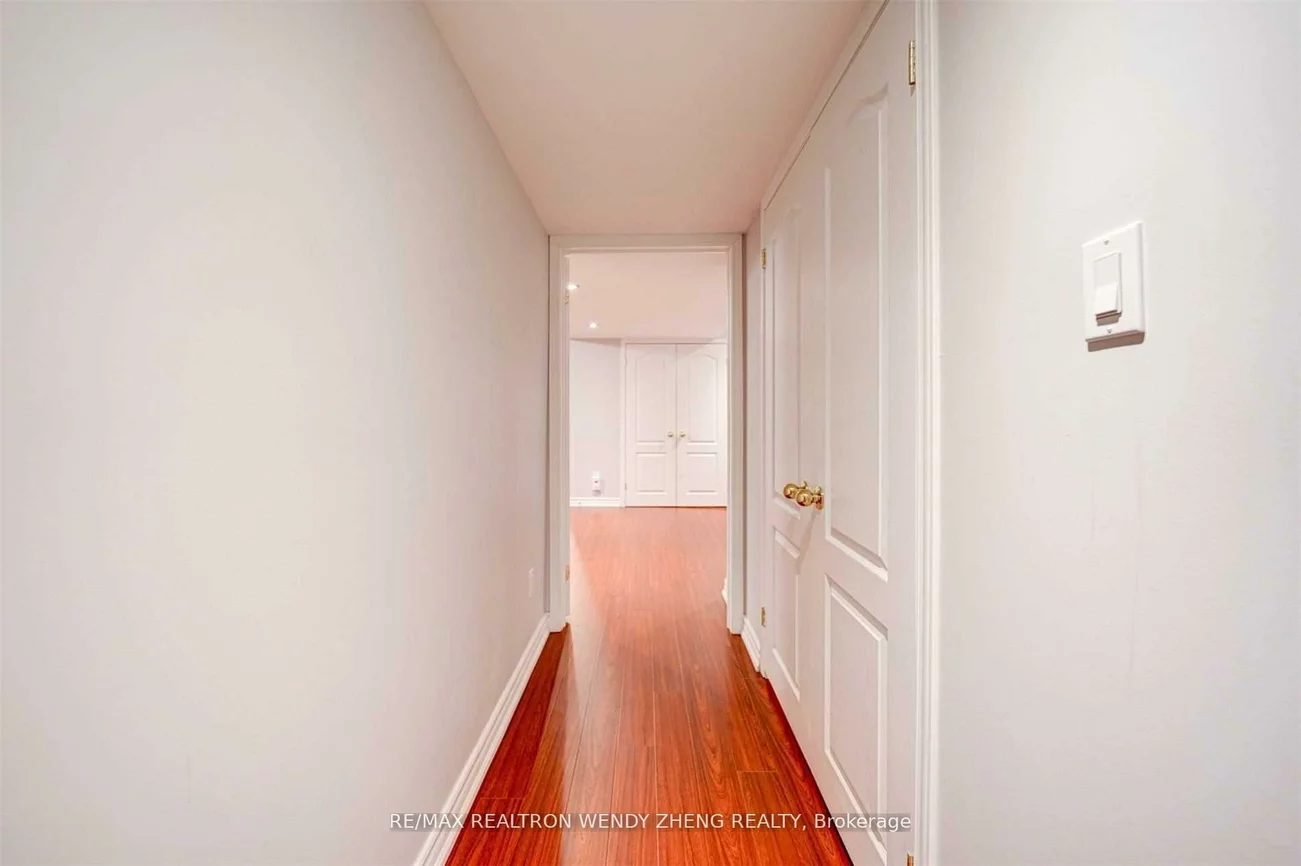 60, Warren Bradley, Berczy, Markham