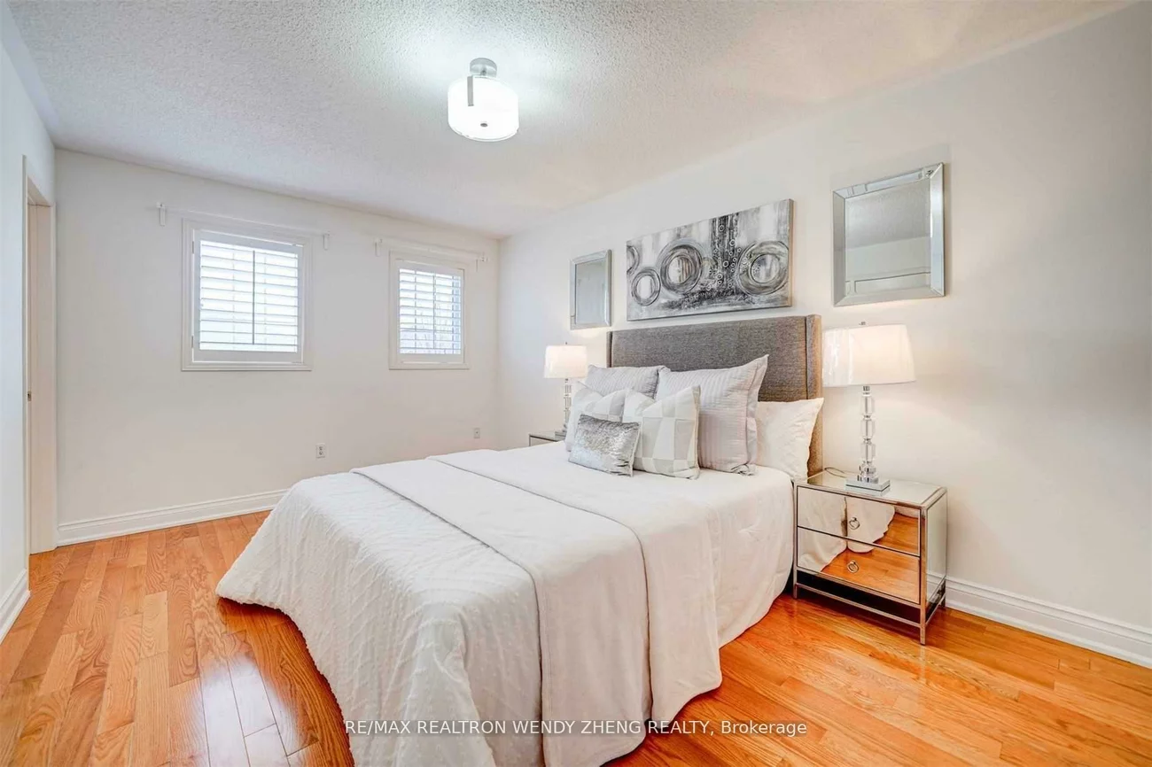 60, Warren Bradley, Berczy, Markham