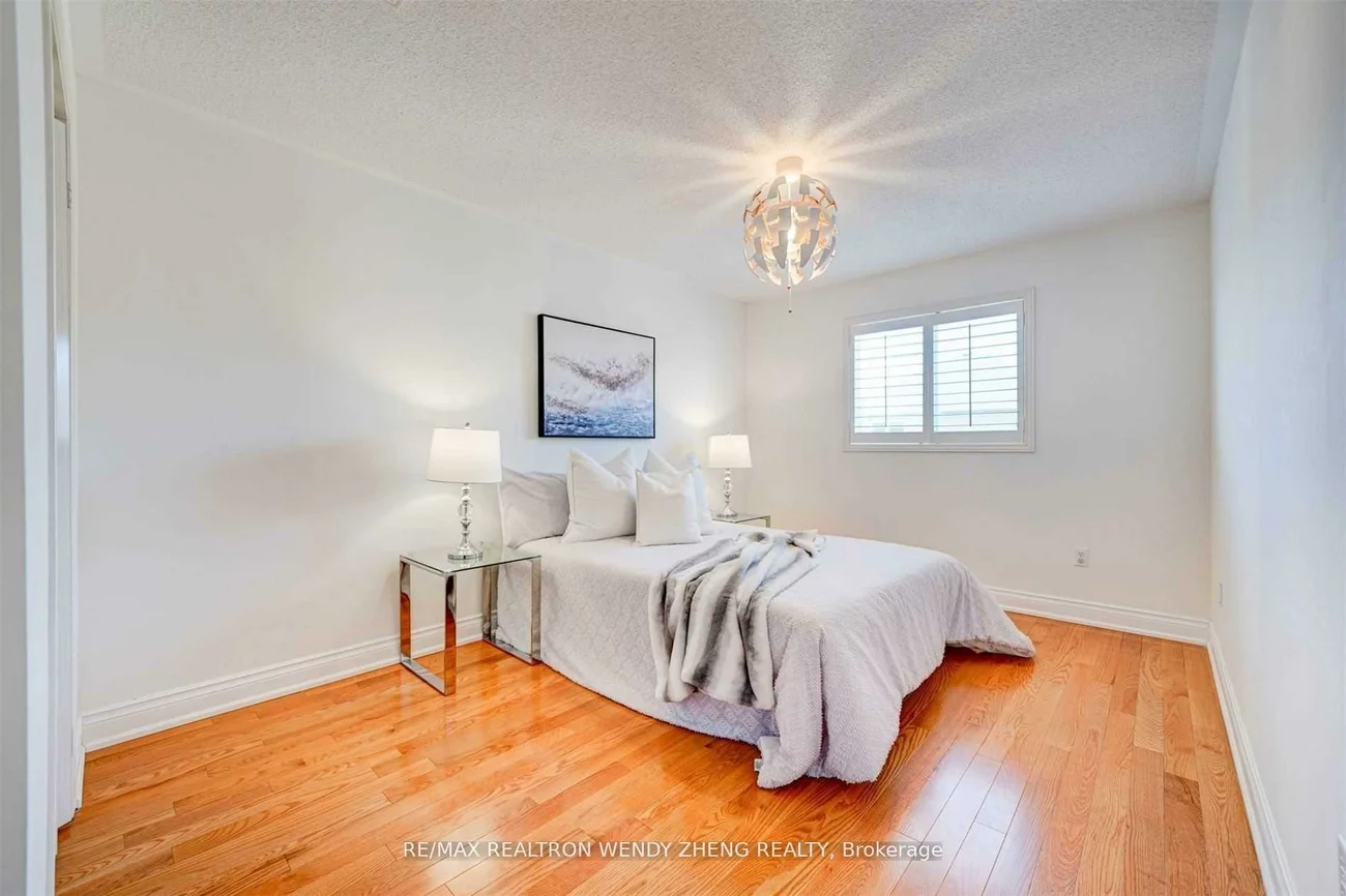 60, Warren Bradley, Berczy, Markham