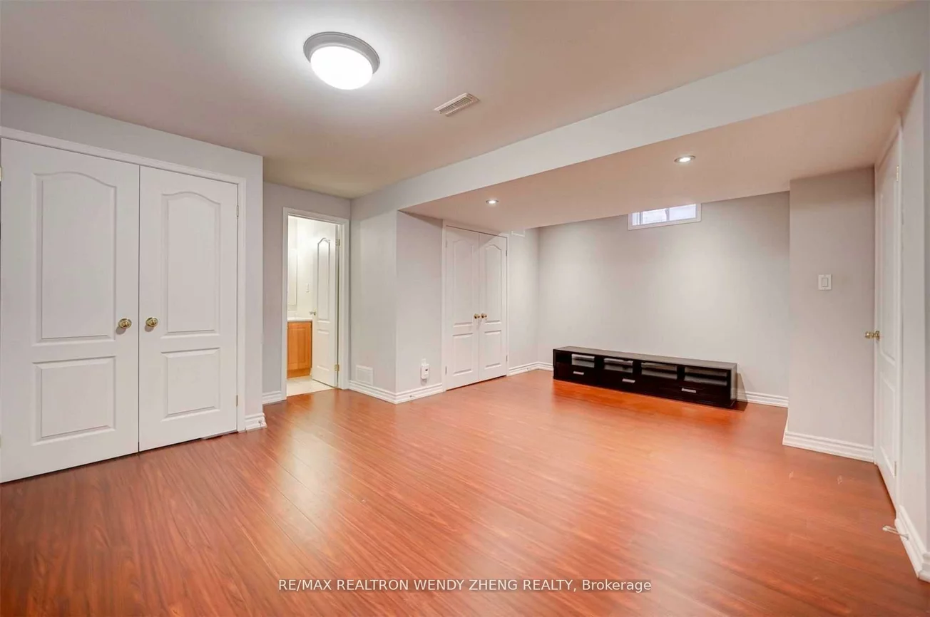 60, Warren Bradley, Berczy, Markham