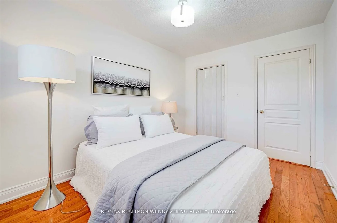 60, Warren Bradley, Berczy, Markham