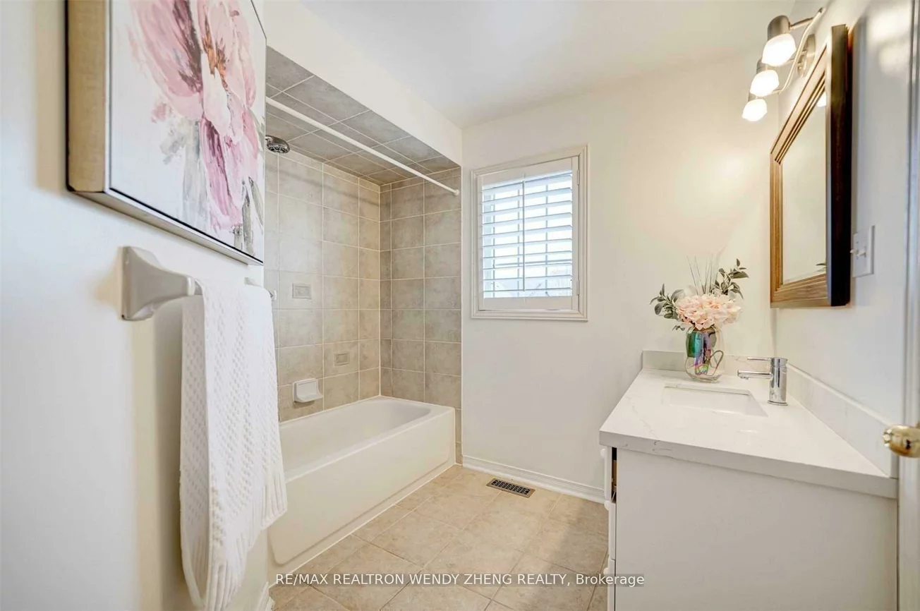 60, Warren Bradley, Berczy, Markham