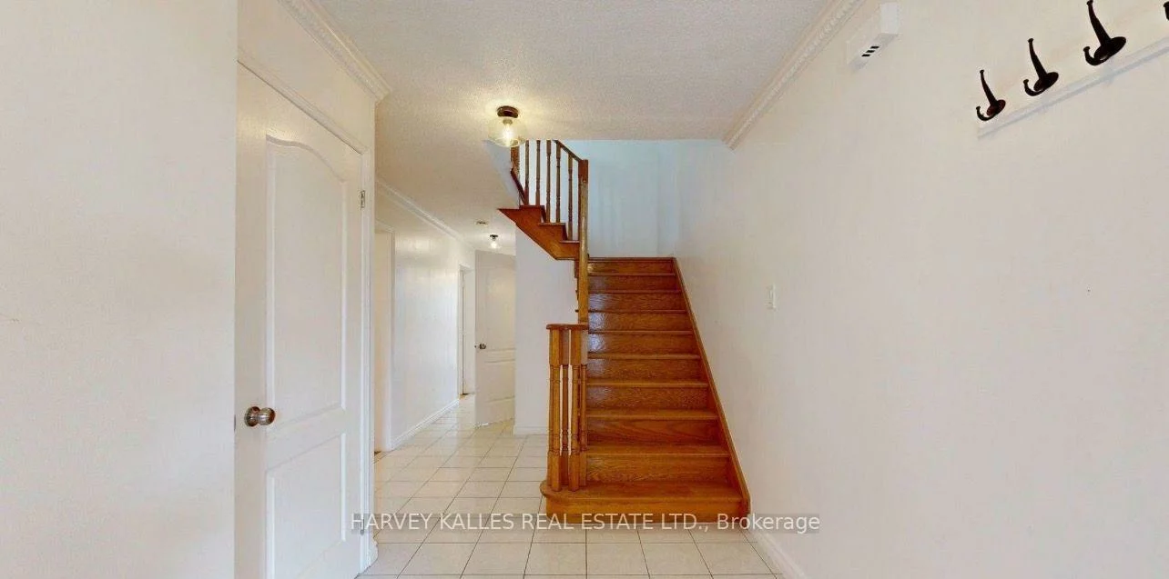 71, Olivewood, Middlefield, Markham