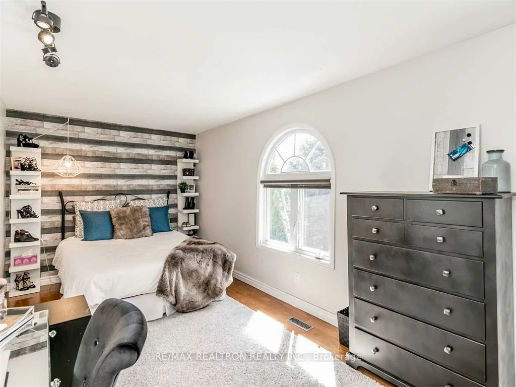 7470, Ninth, Box Grove, Markham