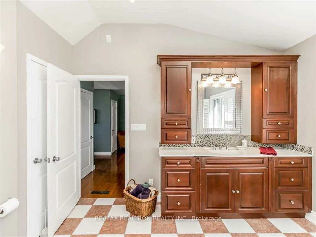 7470, Ninth, Box Grove, Markham