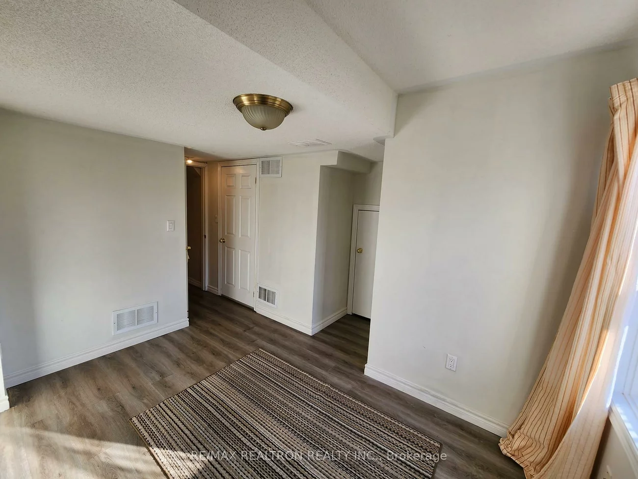 17, Carnation, Commerce Valley, Markham