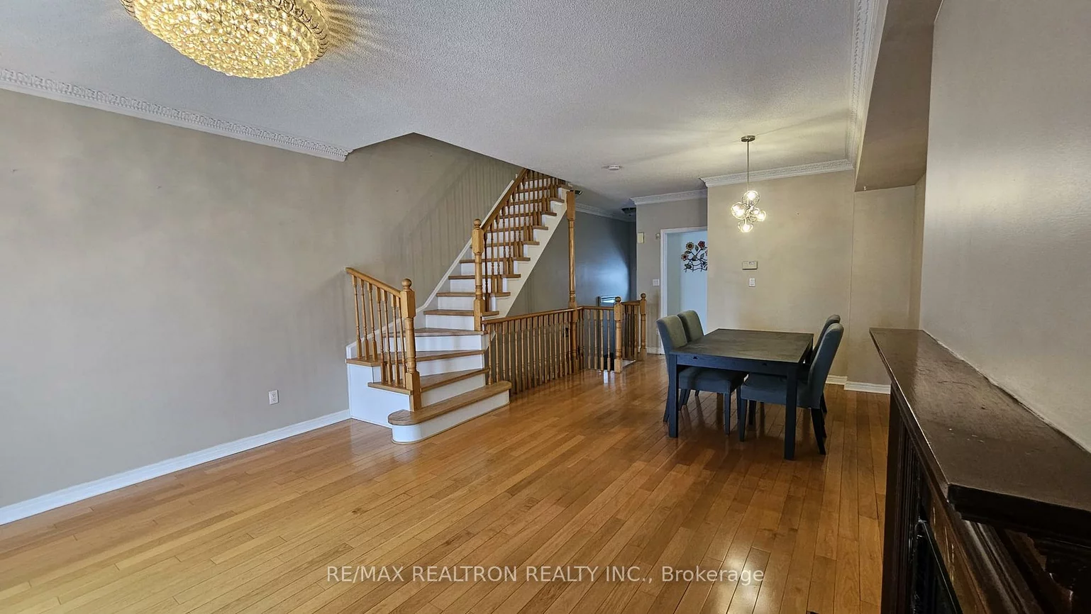 17, Carnation, Commerce Valley, Markham