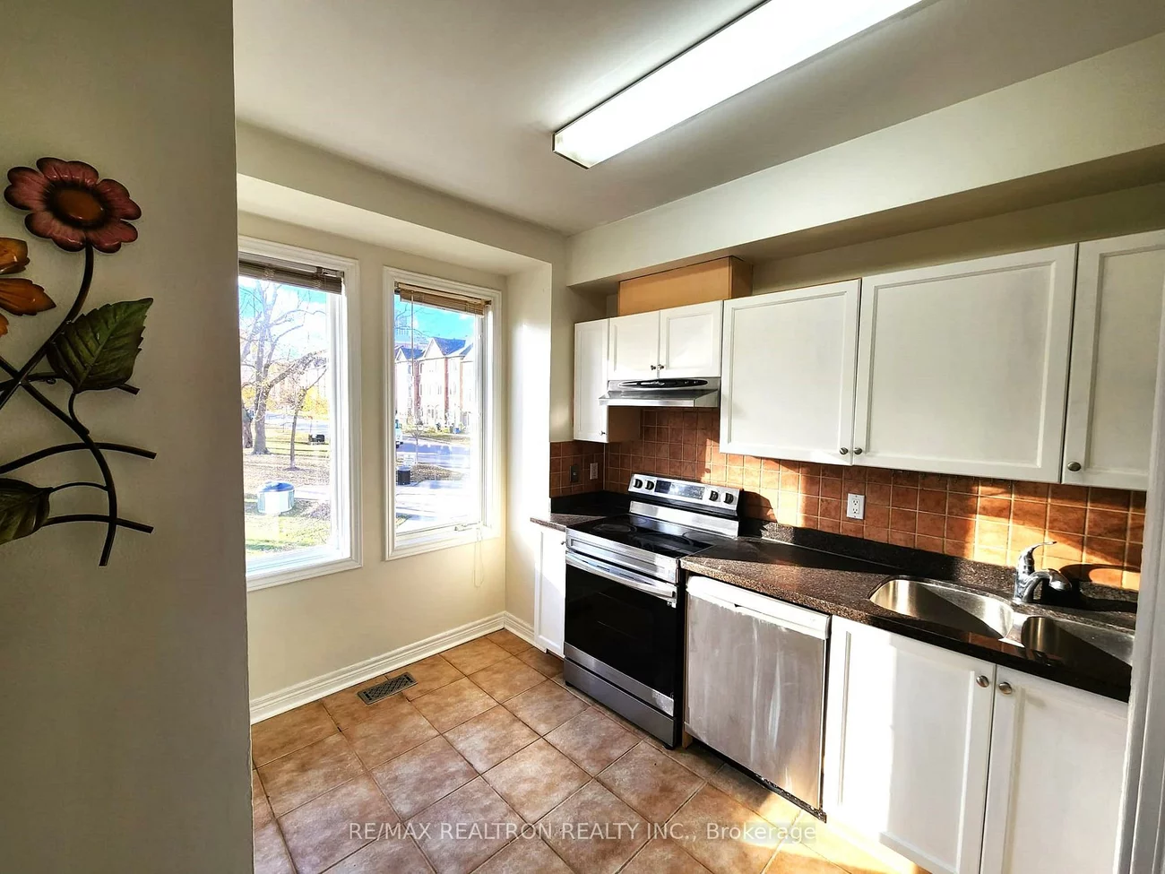 17, Carnation, Commerce Valley, Markham