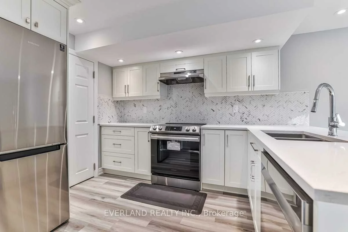7, Woodgrove, Angus Glen, Markham