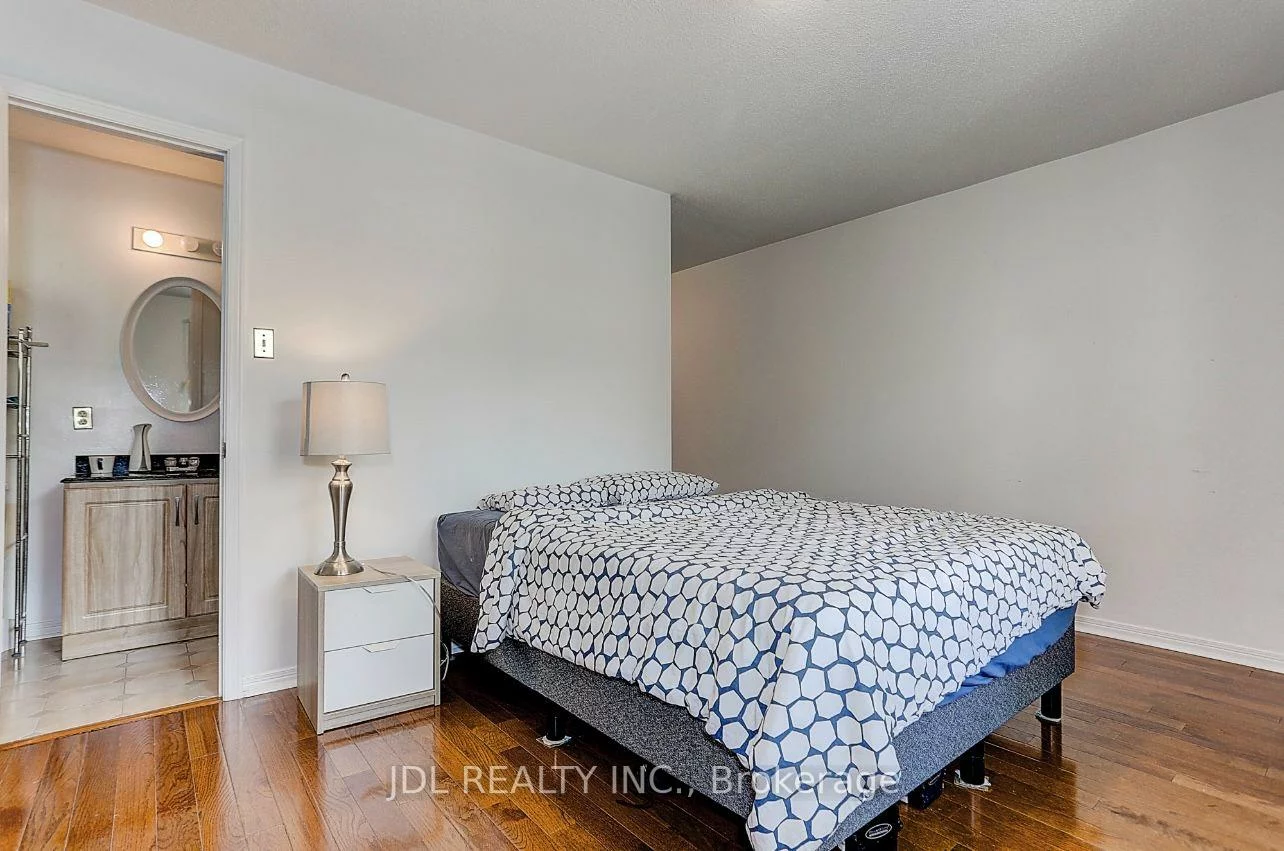 101, Summerdale Dr, Thornhill, Markham