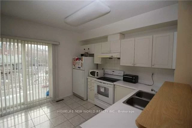 76, Pond, Commerce Valley, Markham