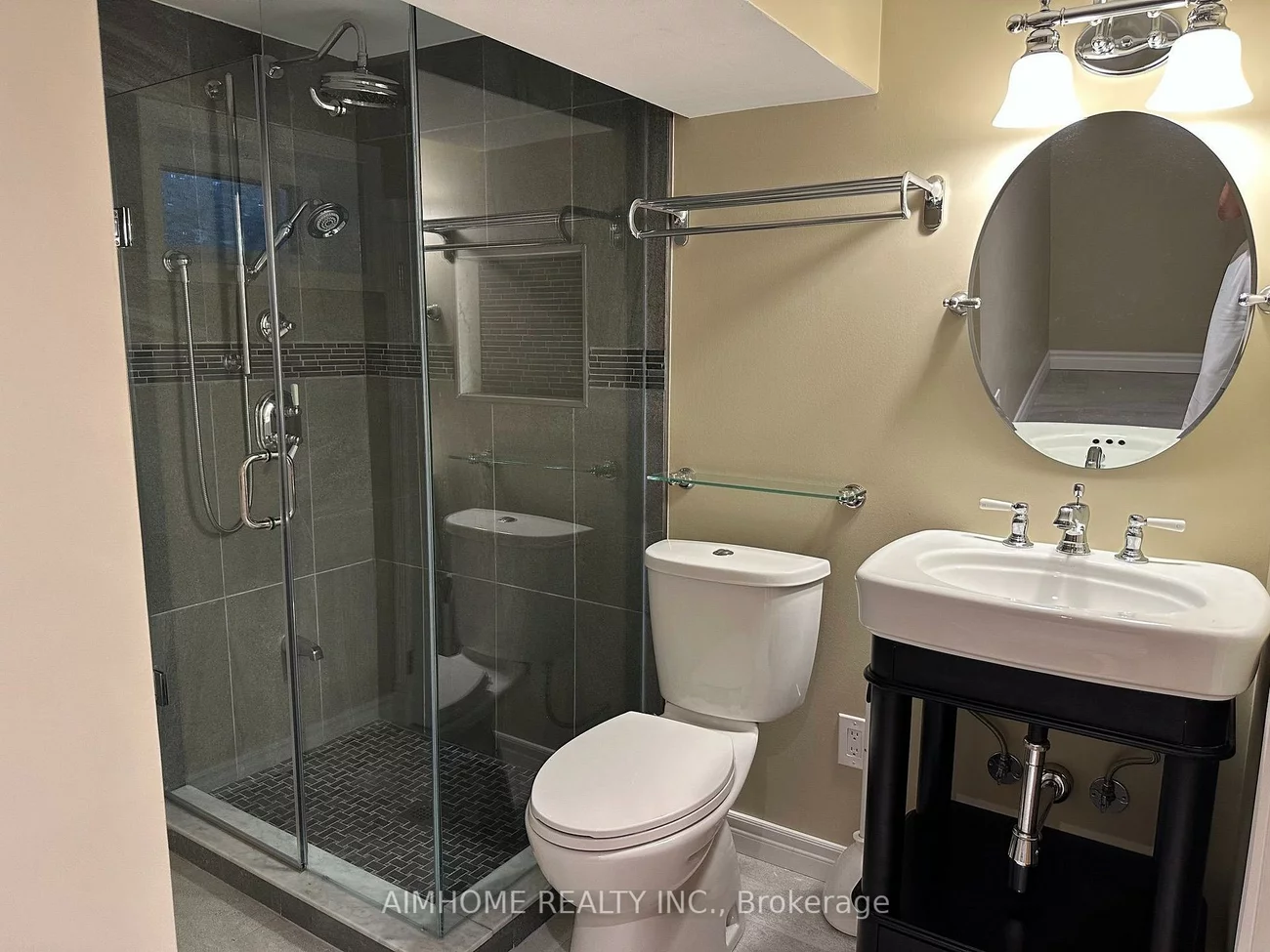 35, Royal Orchard BSMT Unit, Thornhill, Markham