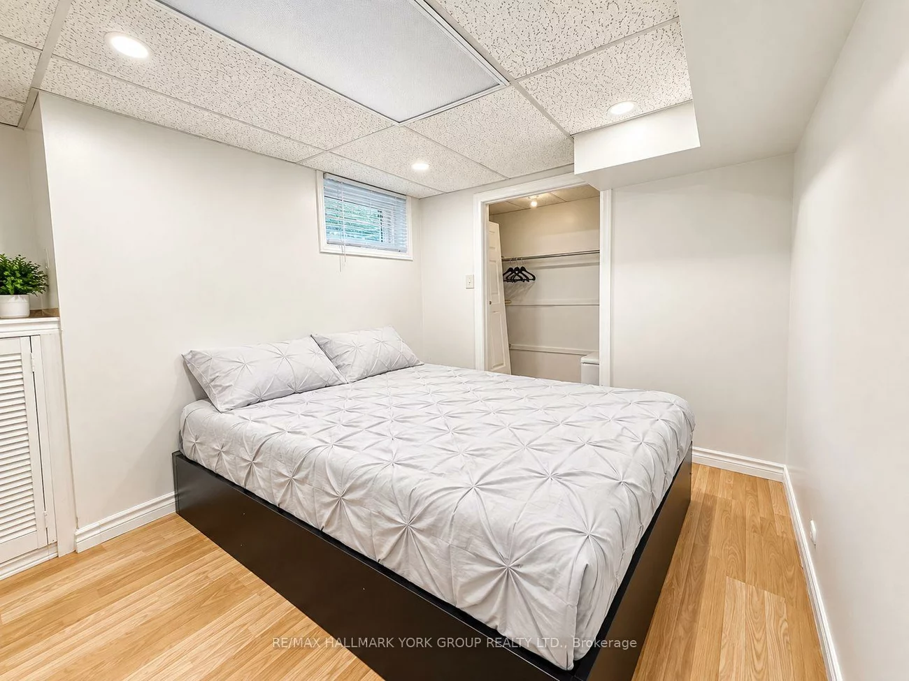 22, Thorne, Aileen-Willowbrook, Markham
