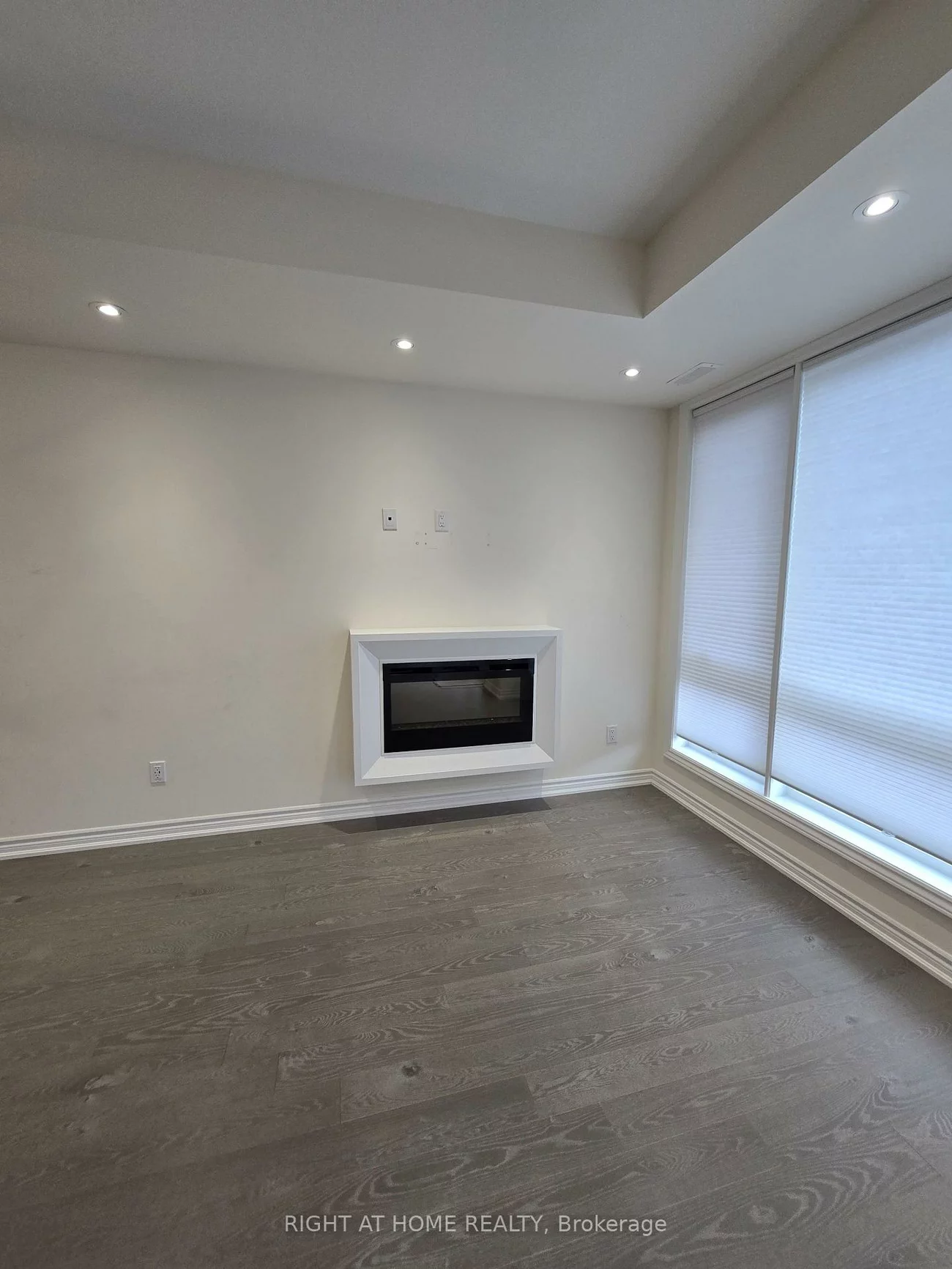14, Concetta Conte, Victoria Square, Markham