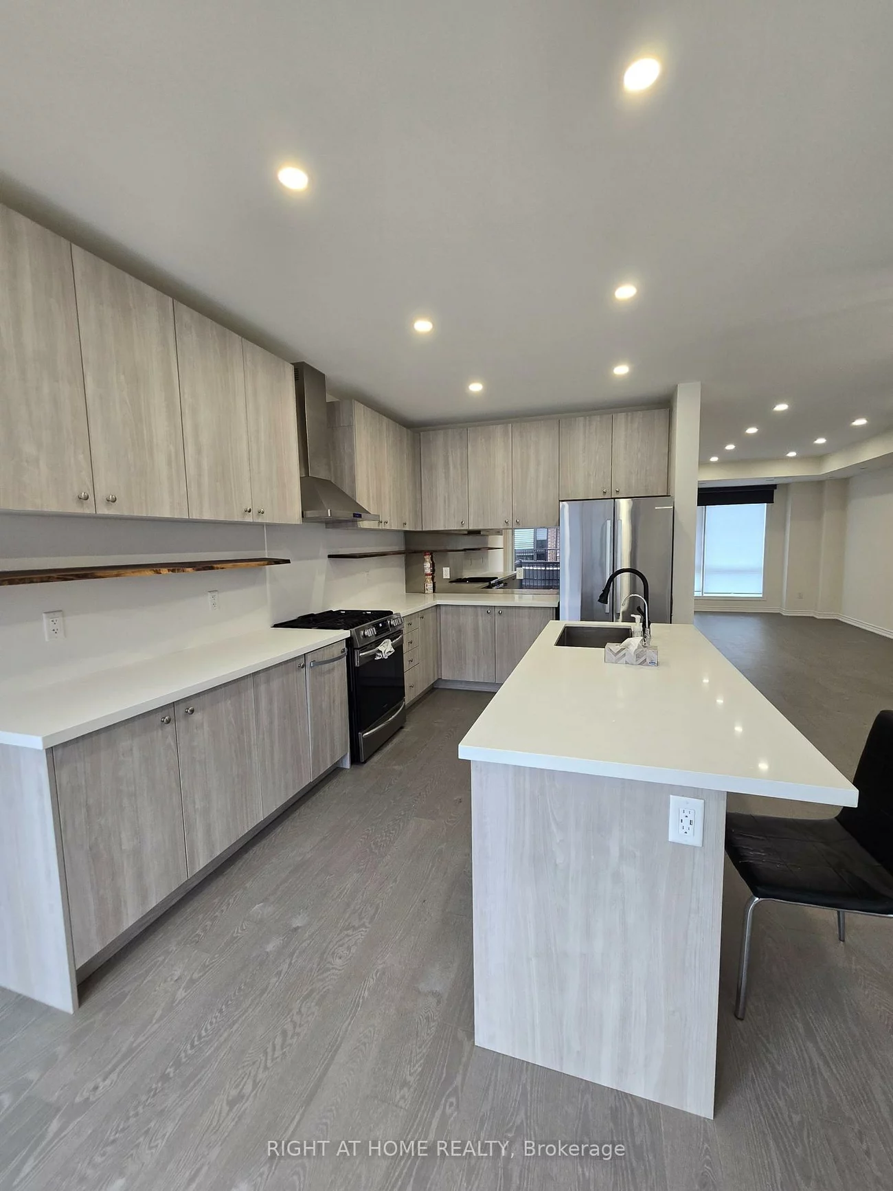14, Concetta Conte, Victoria Square, Markham