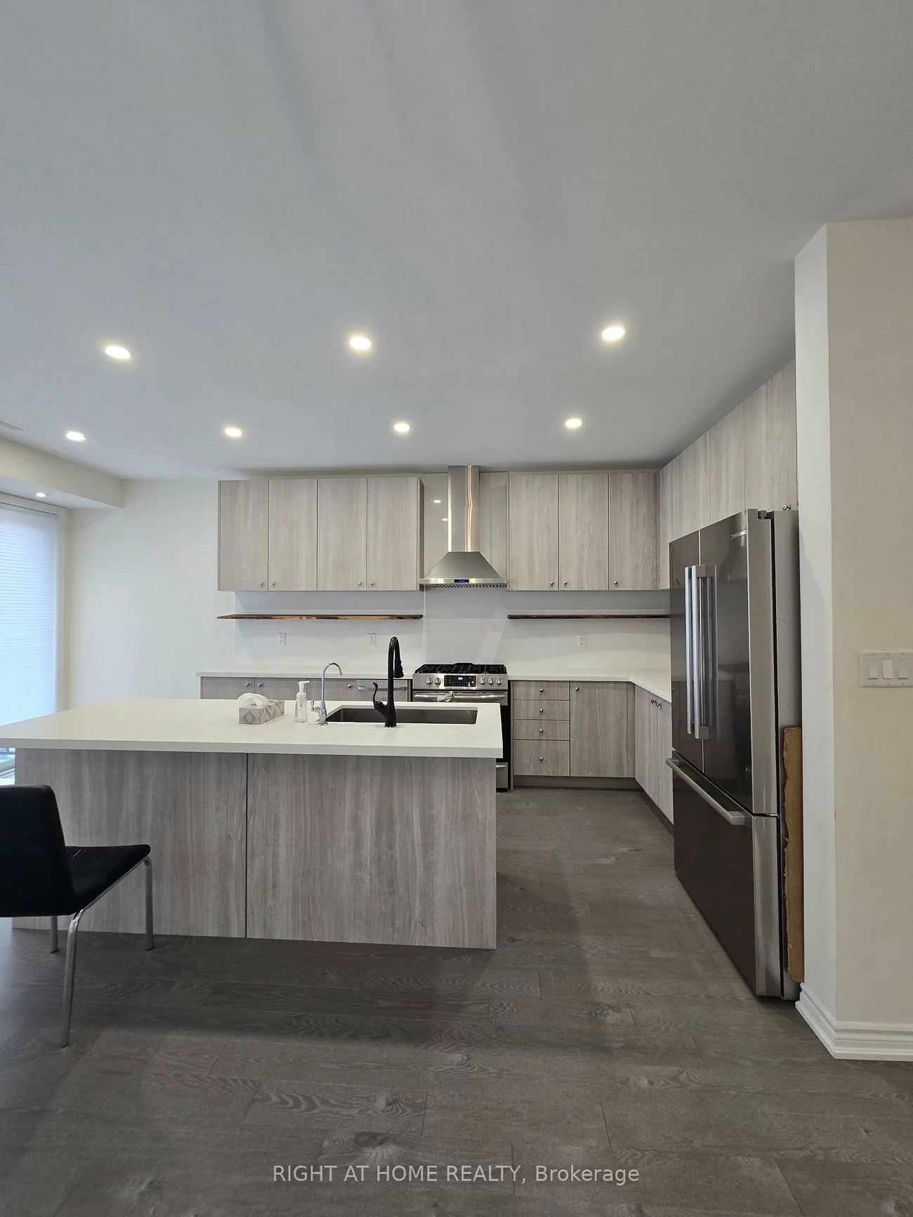 14, Concetta Conte, Victoria Square, Markham
