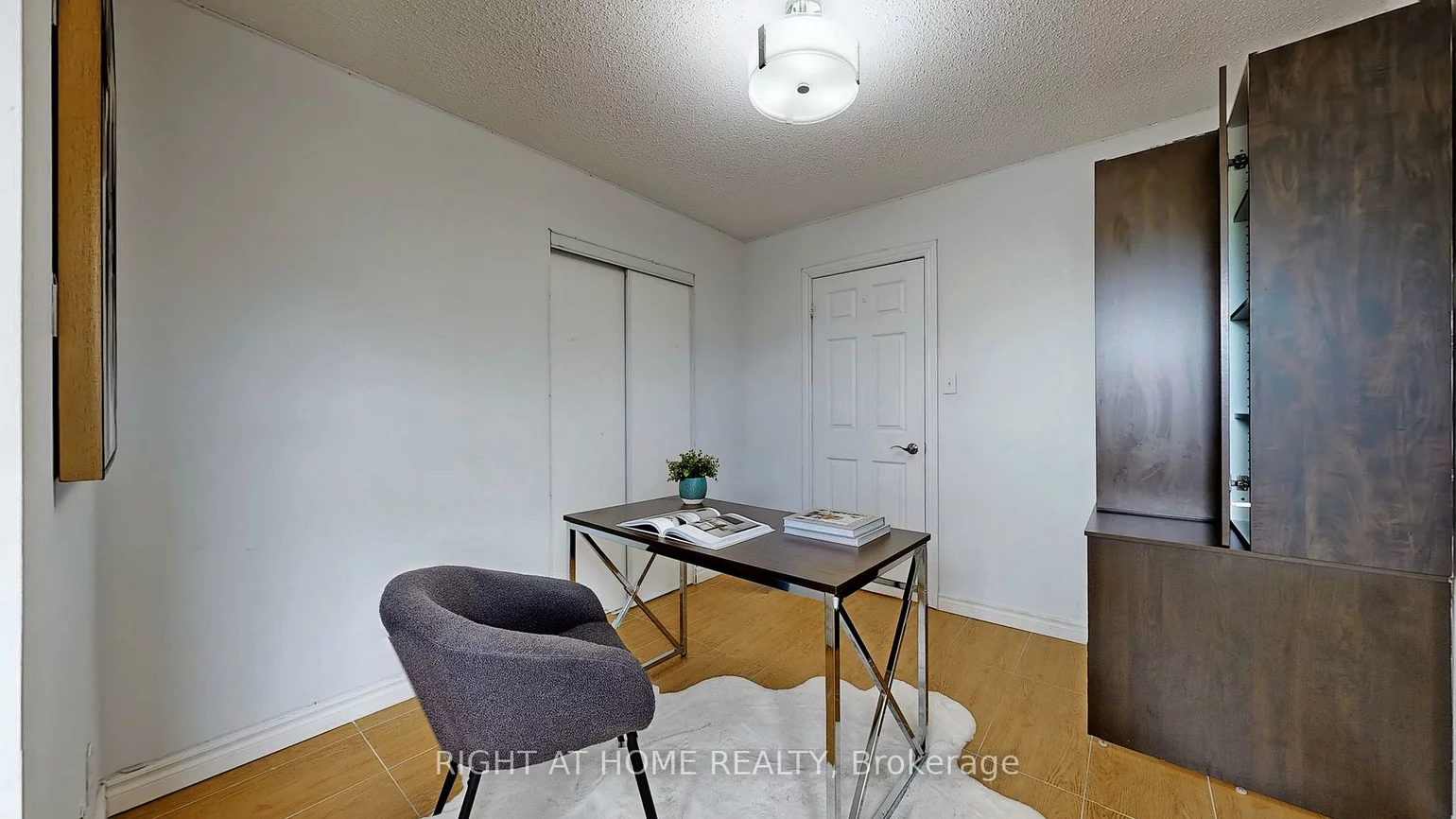 1, Ray, Village Green-South Unionville, Markham