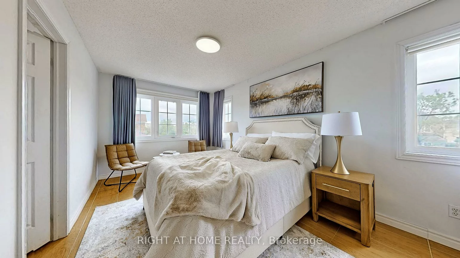 1, Ray, Village Green-South Unionville, Markham
