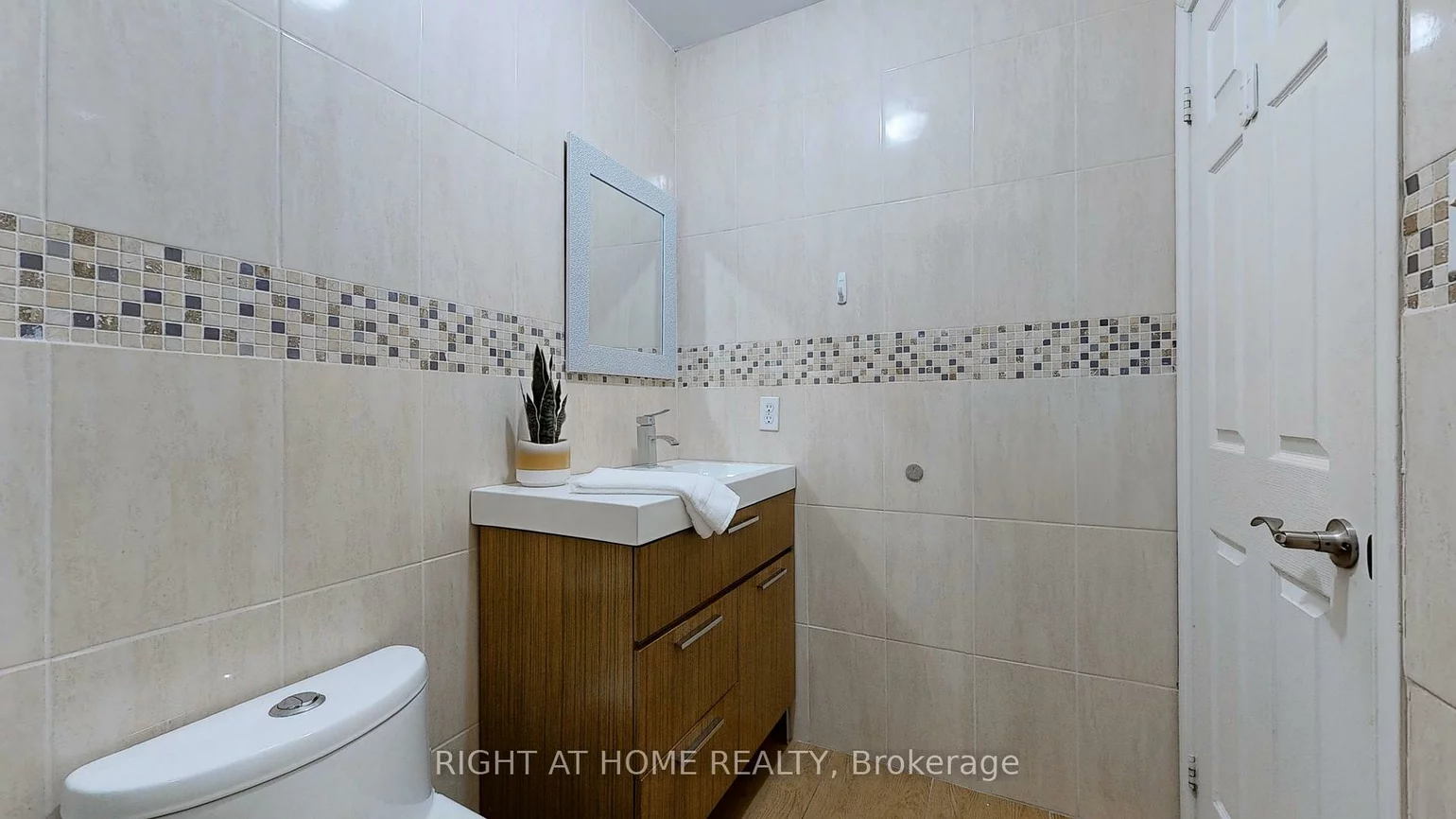 1, Ray, Village Green-South Unionville, Markham